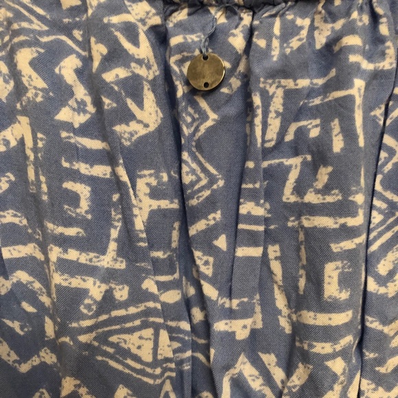 Billabong strapless romper. - Picture 3 of 4